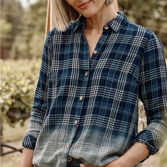 J. Jill Double Cloth Plaid Ombré Button Down Size Medium - Picture 1 of 7